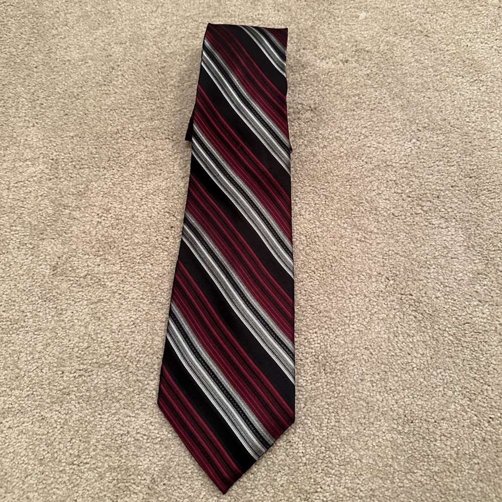 Insignia striped silk tie